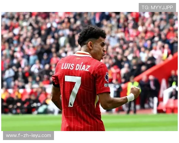 利物浦迪亚斯急停变向后低射贴柱，足球界的新焦点