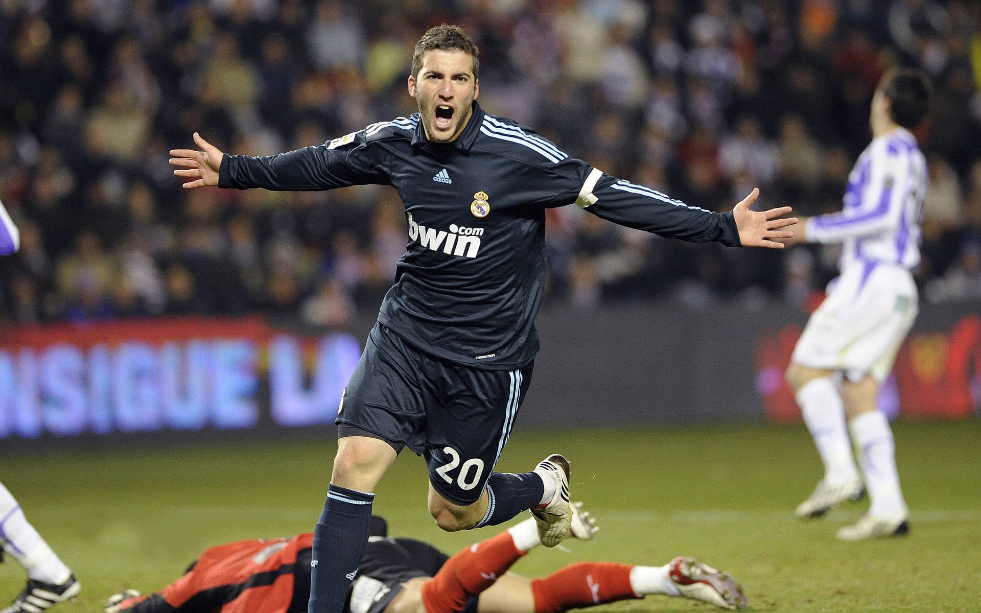 欧冠十六强：马竞两回合仅贡献两次射正 却凭稳守反击淘汰多特